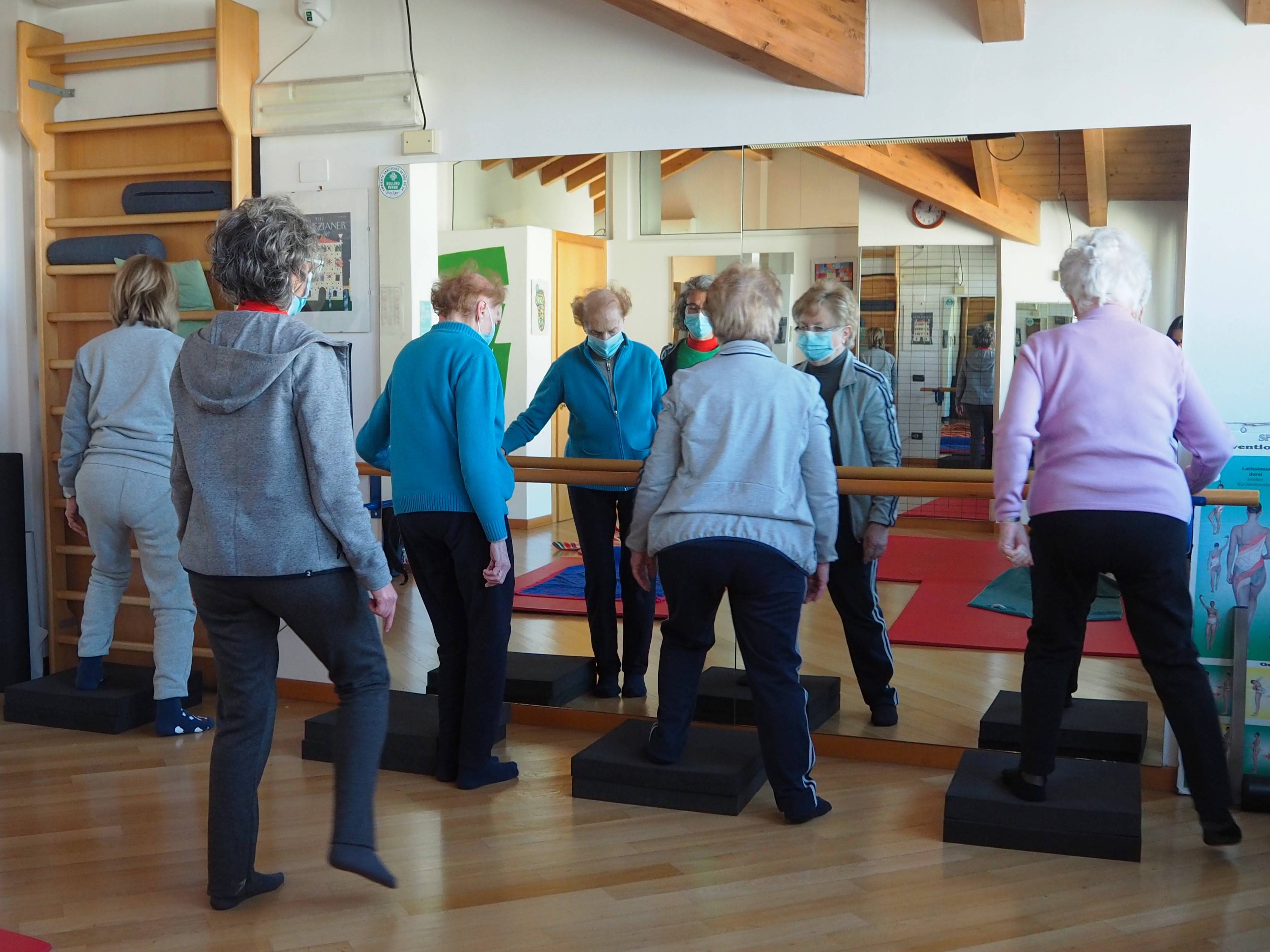 GINNASTICA PER ANZIANI